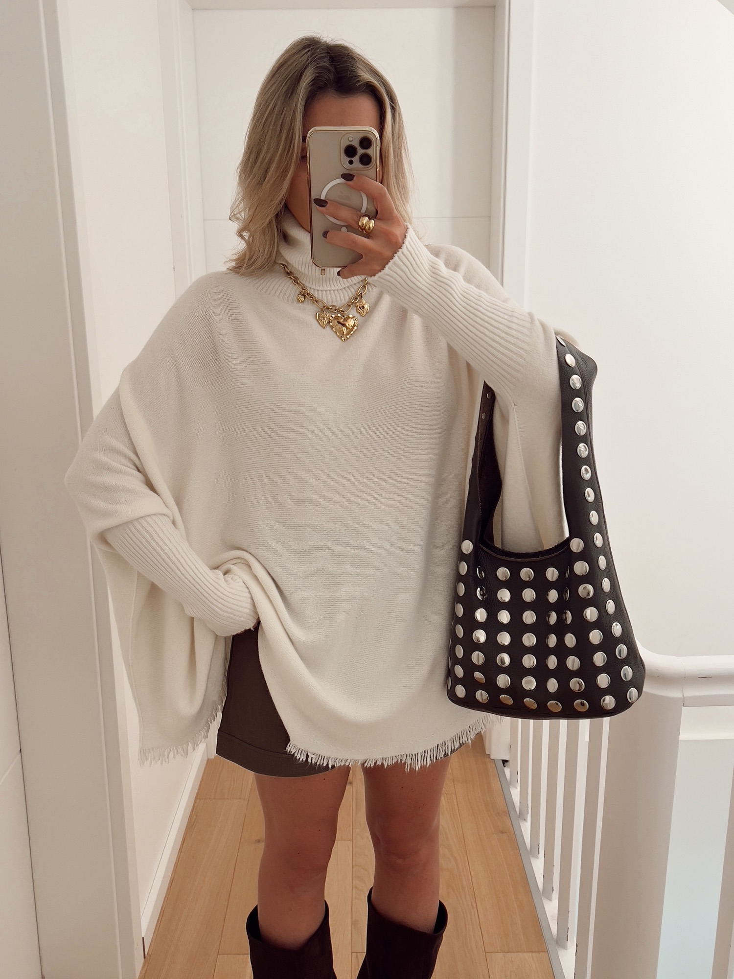 Poncho CATULLO Blanc, en maille col roulé 